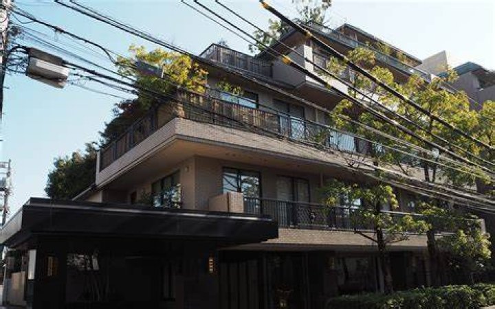 東京都港区麻布の高級住宅街の風景